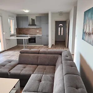 apartments-patalic.primorje-gorskikotar.com/
